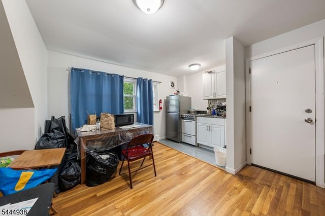 434 Richmond St, Elizabeth City, NJ 07202