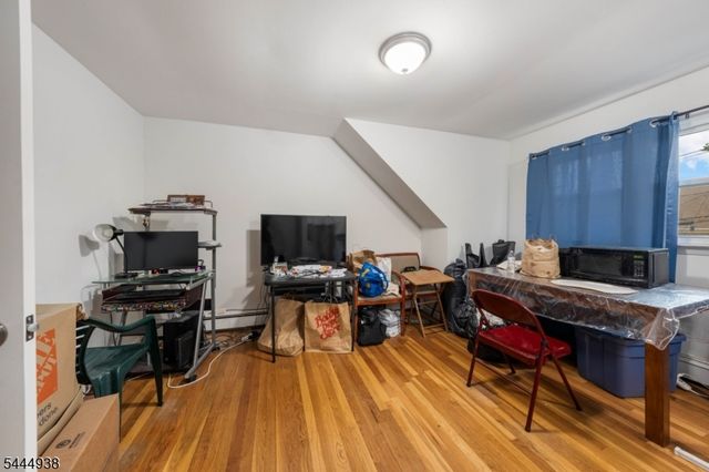 434 Richmond St, Elizabeth City, NJ 07202