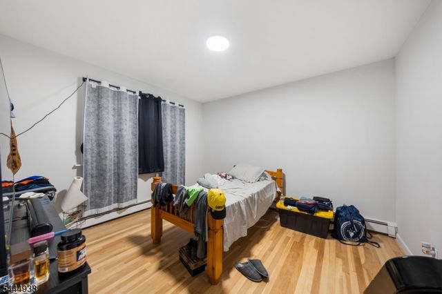 434 Richmond St, Elizabeth City, NJ 07202