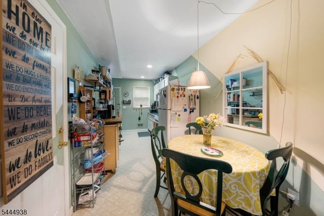 434 Richmond St, Elizabeth City, NJ 07202