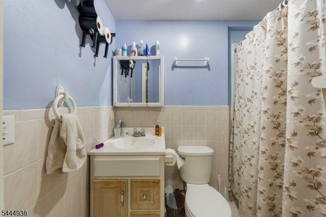 434 Richmond St, Elizabeth City, NJ 07202