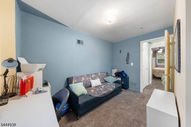 434 Richmond St, Elizabeth City, NJ 07202
