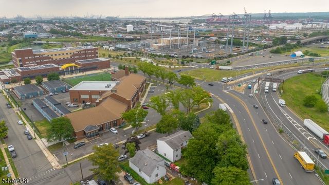 434 Richmond St, Elizabeth City, NJ 07202
