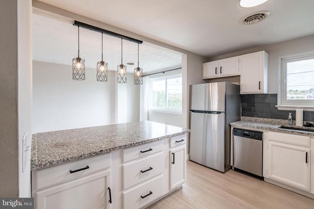 907 MARBROOK LN, York, PA 17404