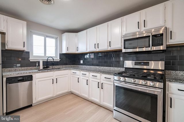 907 MARBROOK LN, York, PA 17404