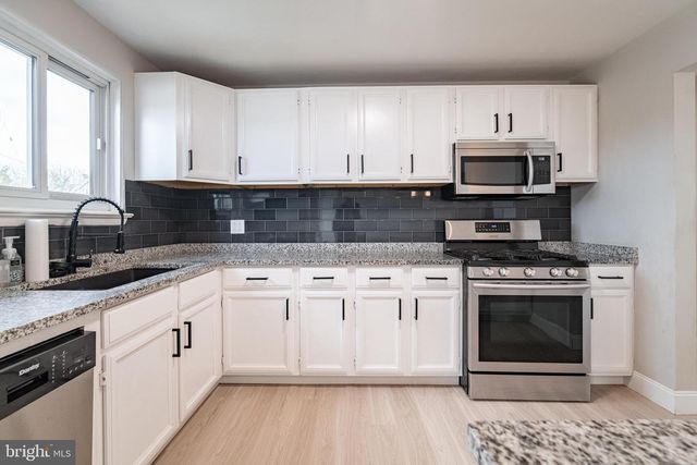 907 MARBROOK LN, York, PA 17404