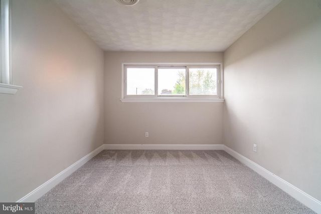907 MARBROOK LN, York, PA 17404