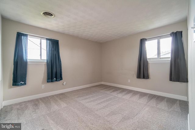 907 MARBROOK LN, York, PA 17404