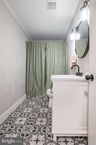 907 MARBROOK LN, York, PA 17404
