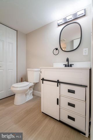 907 MARBROOK LN, York, PA 17404