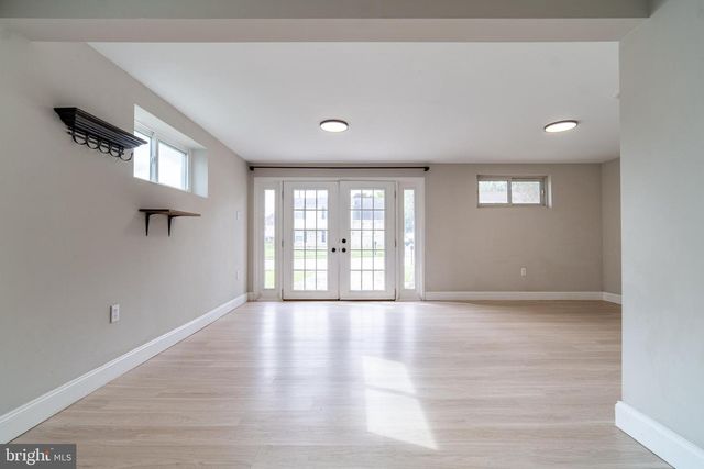 907 MARBROOK LN, York, PA 17404