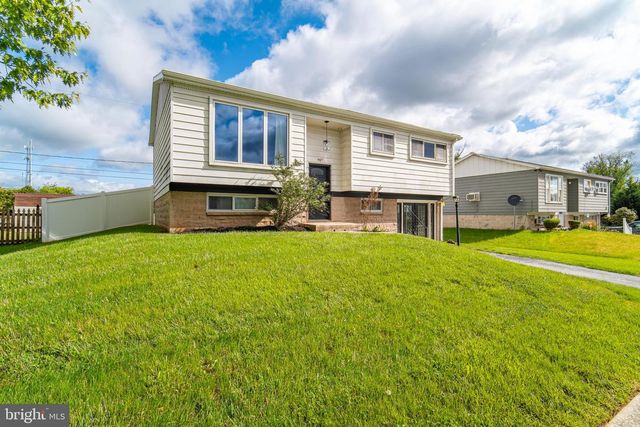 907 MARBROOK LN, York, PA 17404