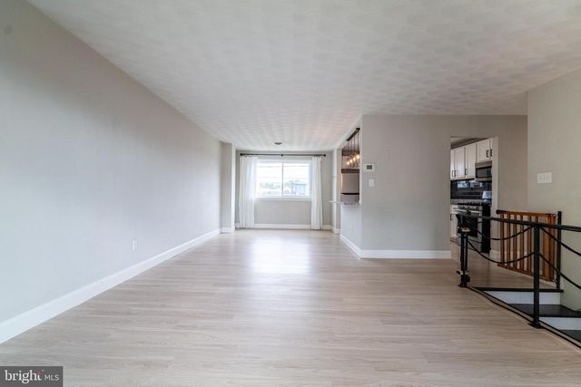 907 MARBROOK LN, York, PA 17404