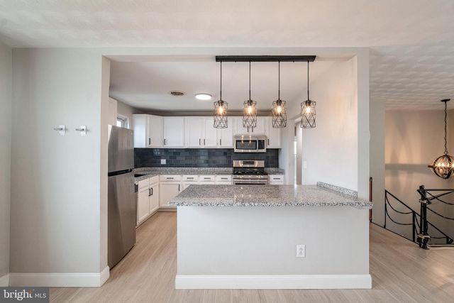 907 MARBROOK LN, York, PA 17404