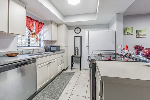 4010 OAK LIMB COURT, Tampa, FL 33614