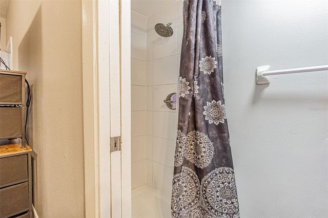 4010 OAK LIMB COURT, Tampa, FL 33614