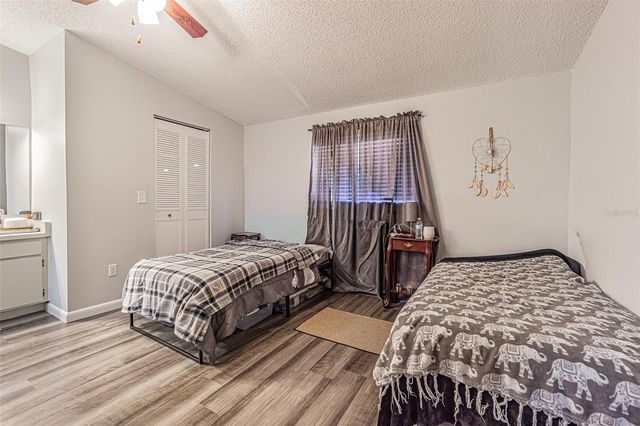 4010 OAK LIMB COURT, Tampa, FL 33614