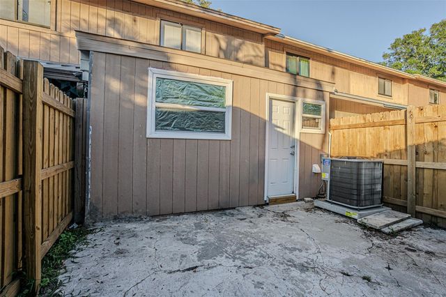 4010 OAK LIMB COURT, Tampa, FL 33614