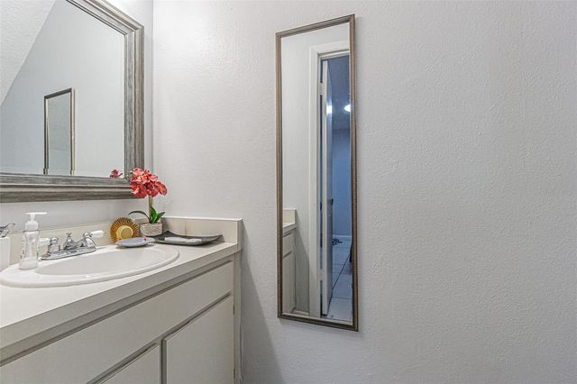 4010 OAK LIMB COURT, Tampa, FL 33614