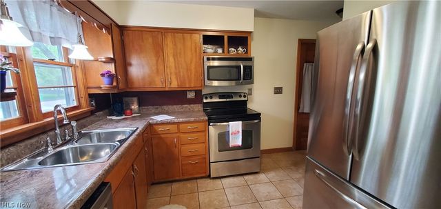 1794 Lilly Lane, Alliance, OH 44601
