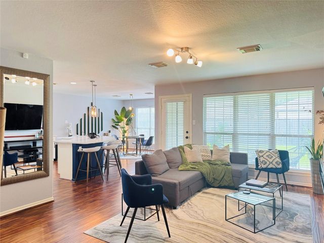 11927 W Vita Circle, Houston, TX 77070