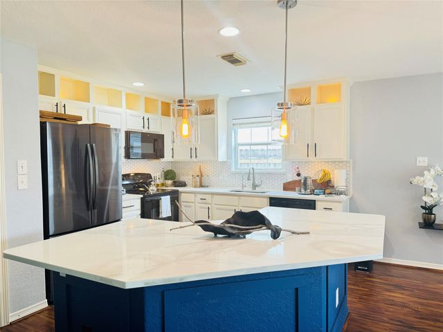 11927 W Vita Circle, Houston, TX 77070