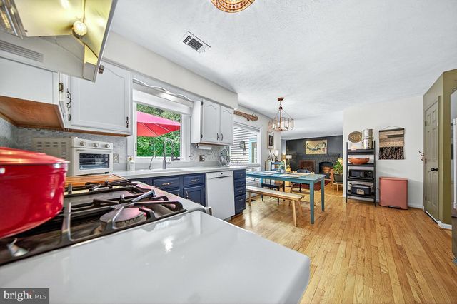 6041 NANCY LN, Warrenton, VA 20187