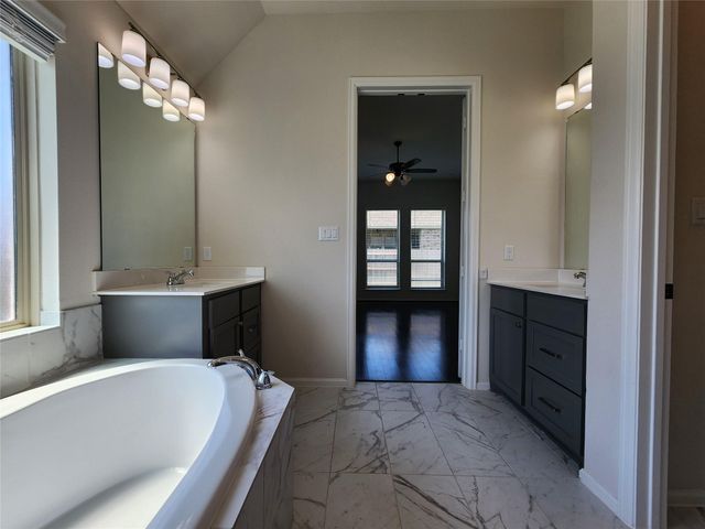 522 Jefferson DR, Kyle, TX 78640