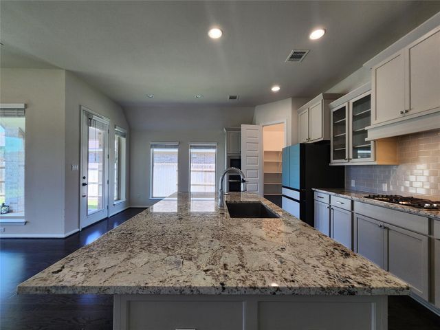 522 Jefferson DR, Kyle, TX 78640