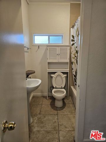 1822 S Oxford Avenue, Los Angeles, CA 90006