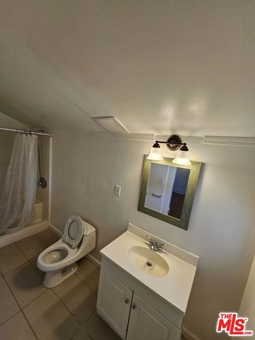 1822 S Oxford Avenue, Los Angeles, CA 90006