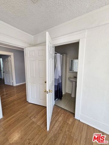 1822 S Oxford Avenue, Los Angeles, CA 90006