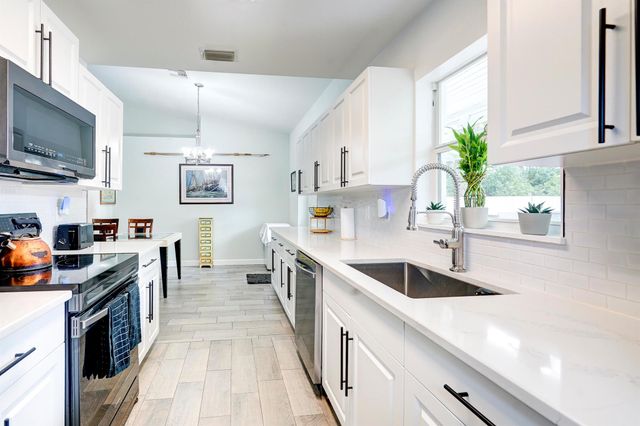 3419 W Lake Drive, Fort Pierce, FL 34982