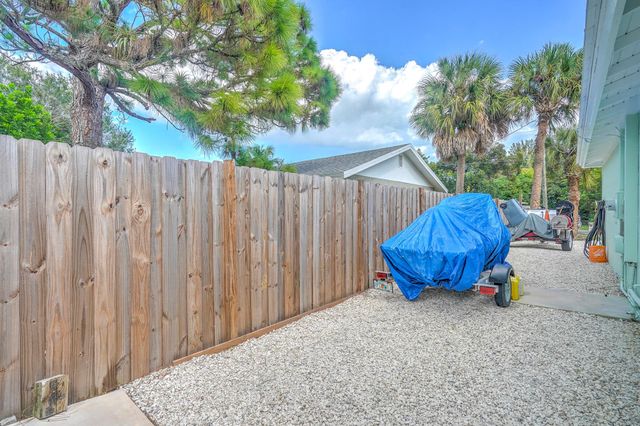 3419 W Lake Drive, Fort Pierce, FL 34982