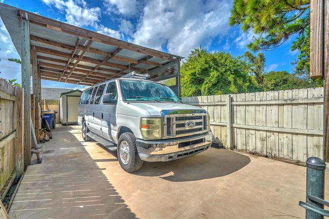 3419 W Lake Drive, Fort Pierce, FL 34982