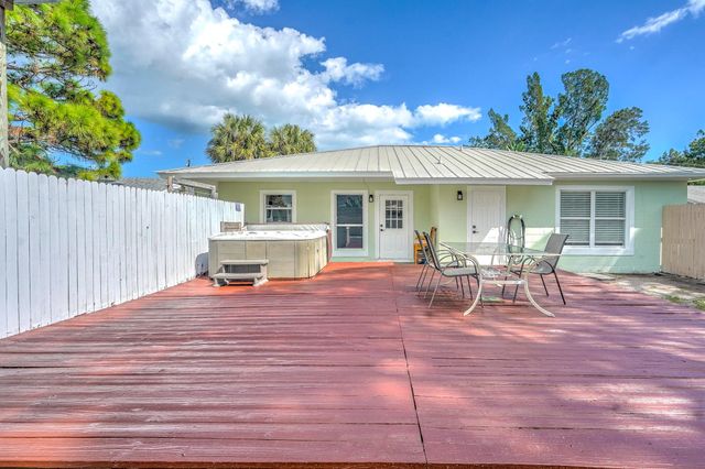 3419 W Lake Drive, Fort Pierce, FL 34982