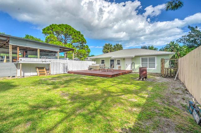 3419 W Lake Drive, Fort Pierce, FL 34982