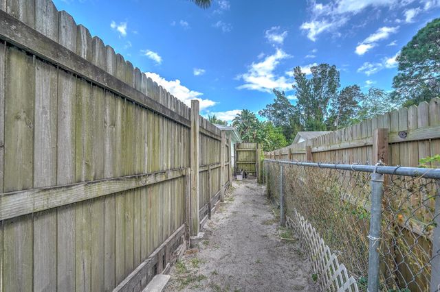 3419 W Lake Drive, Fort Pierce, FL 34982