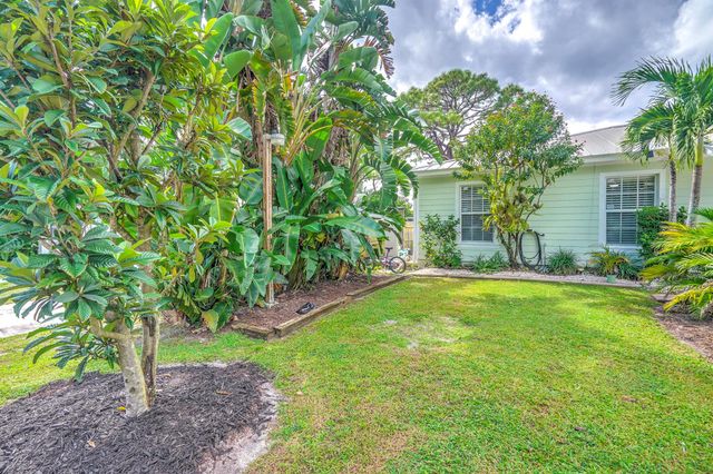 3419 W Lake Drive, Fort Pierce, FL 34982