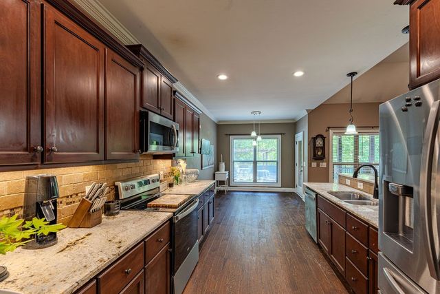420 Zephyr Cv, Lebanon, TN 37087