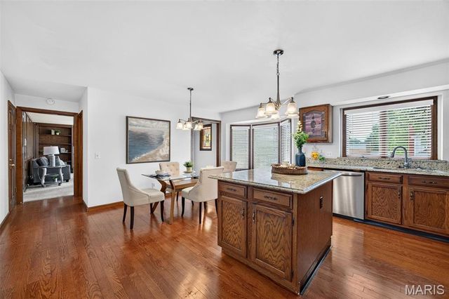544 Highfield Drive, St Charles, MO 63304