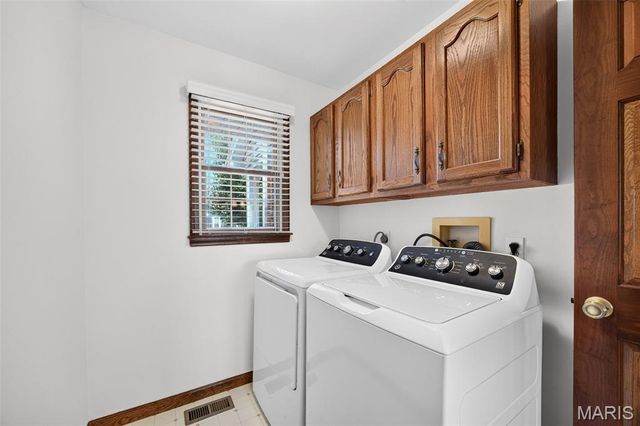 544 Highfield Drive, St Charles, MO 63304
