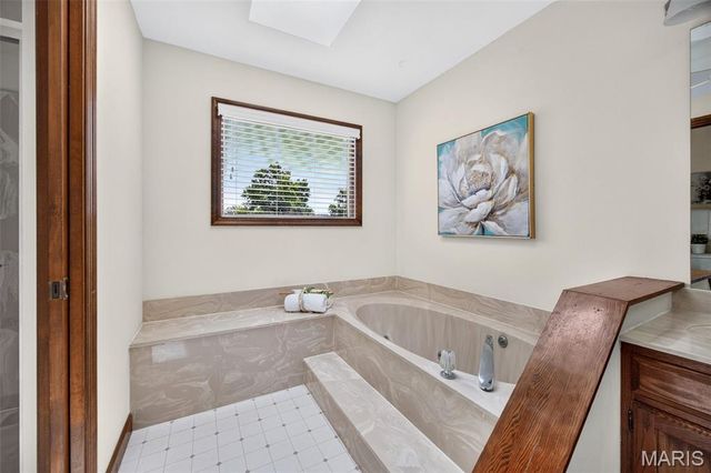 544 Highfield Drive, St Charles, MO 63304