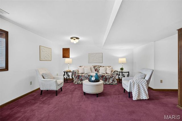 544 Highfield Drive, St Charles, MO 63304