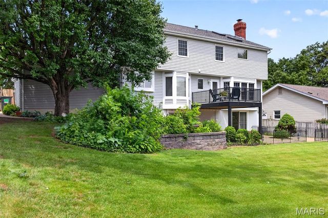 544 Highfield Drive, St Charles, MO 63304