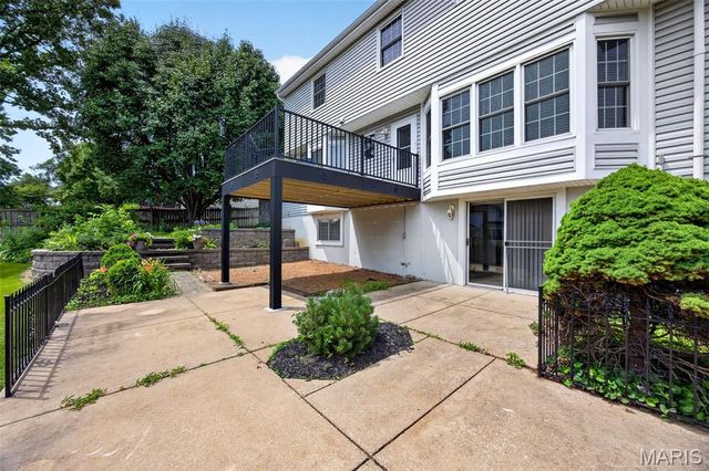 544 Highfield Drive, St Charles, MO 63304