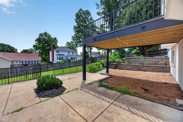 544 Highfield Drive, St Charles, MO 63304