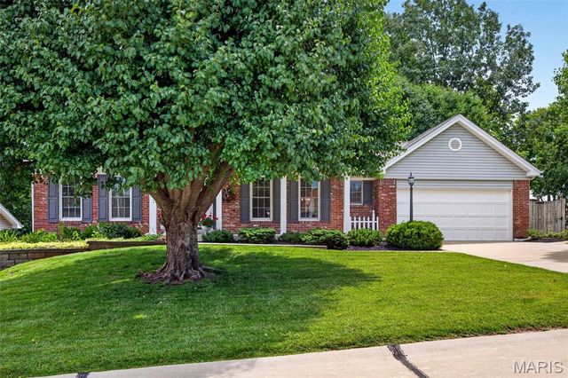 544 Highfield Drive, St Charles, MO 63304