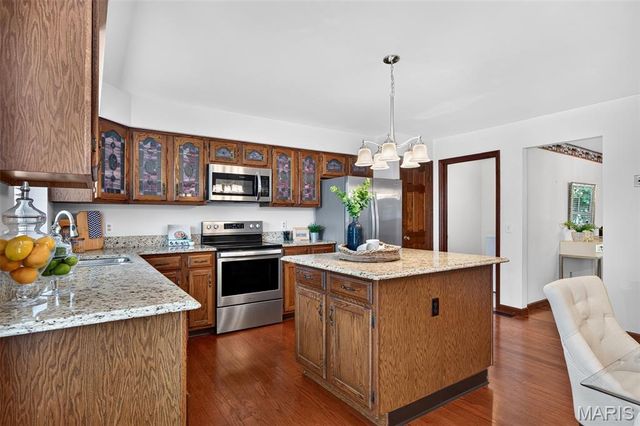 544 Highfield Drive, St Charles, MO 63304