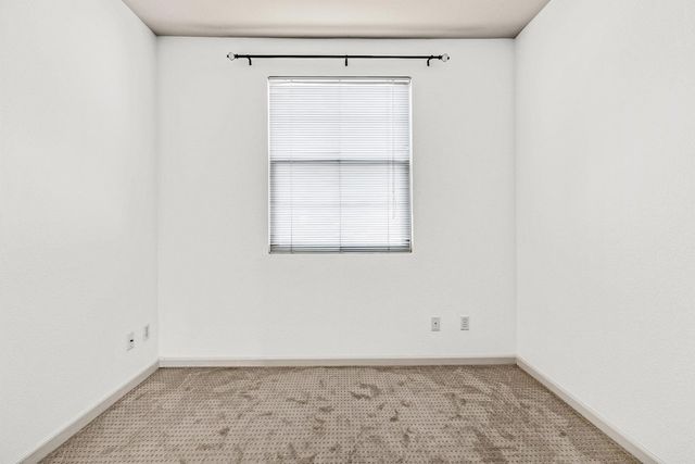 710 City Walk Pl 4, Hayward, CA 94541